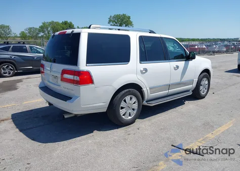 2009 Lincoln Navigator z USA, uszkodzony, nr VIN 5LMFU285X9LJ01805